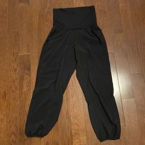 LULULEMON CAPRIS JOGGERS